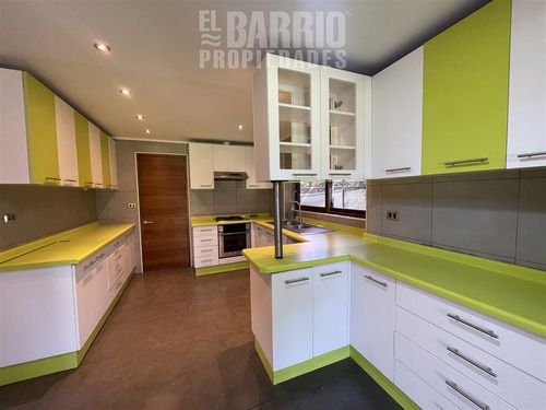 Casa En Arriendo De 4 Dorm. En Colina