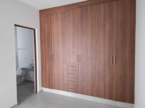 Casa En Venta De Una Planta En Zona Desarrollo San Pablo, 2 Recámaras, 2 Baños