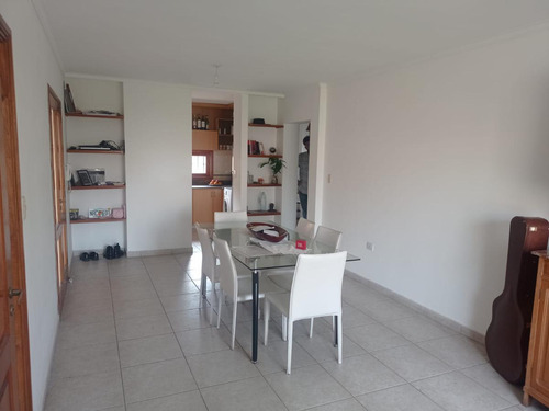Casa En Venta Cerro De Las Rosas Housing ,3 Dormitorios, Principal En Planta Baja , Apto Hipotecario