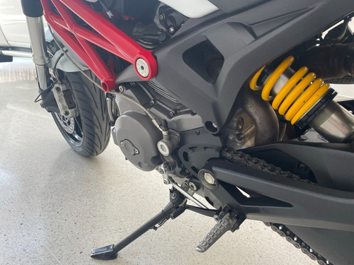 Imagen 15 de 18 de Ducati Monster 796 Abs