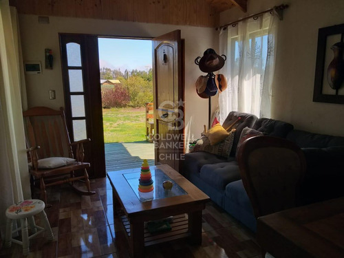 Casa En Gran Terreno De 680m2