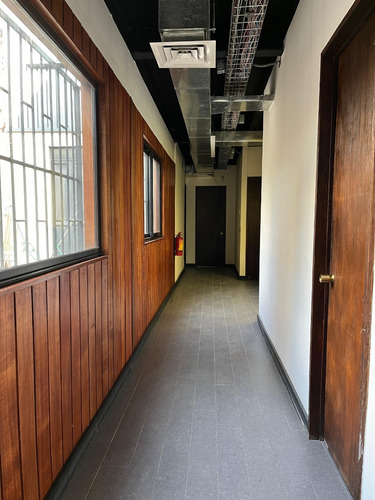 Remodelada Manuel Montt , 290m2 2 Pisos| 2p.libres|5 Priv|6b