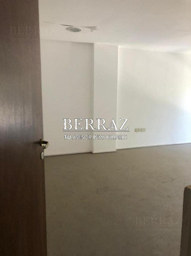 Imagen 16 de 21 de Local Venta Pilar