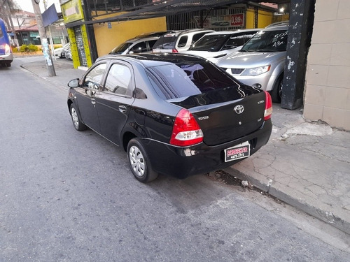 Imagem 4 de 8 de Toyota Etios 2017 1.5 16v X 4p