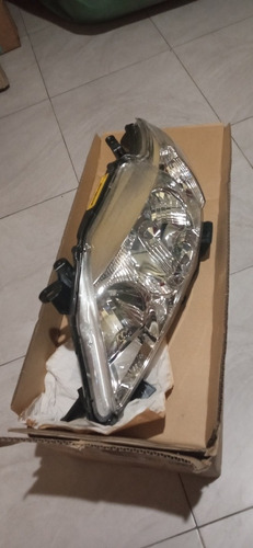 Faro De Toyota Corolla 2009 2012 Delanteros  Original 