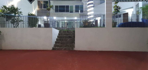 Imagen 3 de 14 de Espaciosa Casa C/alberca Zona Dora 7 Recamaras Doble Segurid
