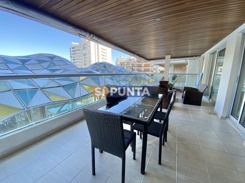 Imagen 14 de 14 de Venta De Apartamento De 2 Dormitorios En Edificio Icon Brava Punta Del Este