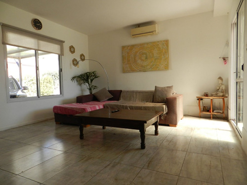 Venta Casa B°cerrado Villa Udaondo 4 Amb Piscina  