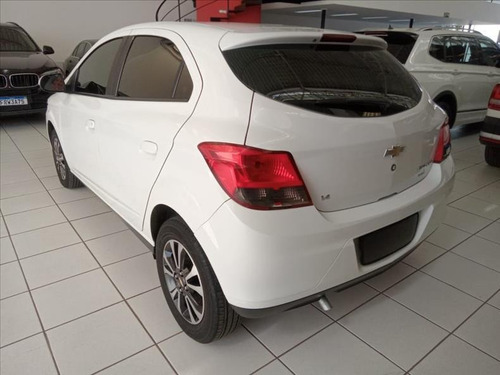 Imagem 6 de 8 de Chevrolet Onix Onix Hach Ltz 1.4 8v Flex 4p Mec