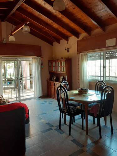 Casa Quinta En Venta - 2 Dormitorios 2 Baños - Cochera - 2.475 Mts2 - Berisso