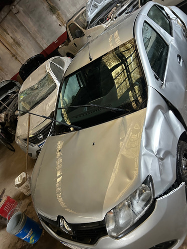 Renault Nuevo Logan 1.64 Puertas 2018 Chocado Parte Trasera