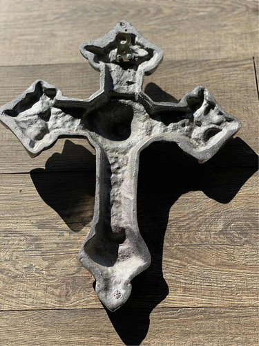 Imagen 2 de 2 de Cruz De Peltre