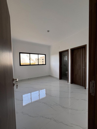 Apartamento Primer Piso Con Patio Nuevo Prado Oriental San Isidro De 2 Habitaciones Edificio Uno Por Nivel Solo 4 Familias