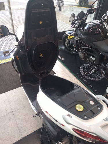 Imagen 15 de 17 de Sym Symphony 125 Scooter R16 Usado Igual A Okm Agrobikes