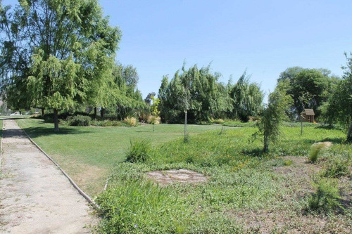 Sitio En Exclusivo Condominio De Primer Nivel