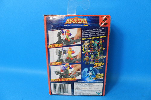 Akedo Ultimate Arcade Warriors (Usado)