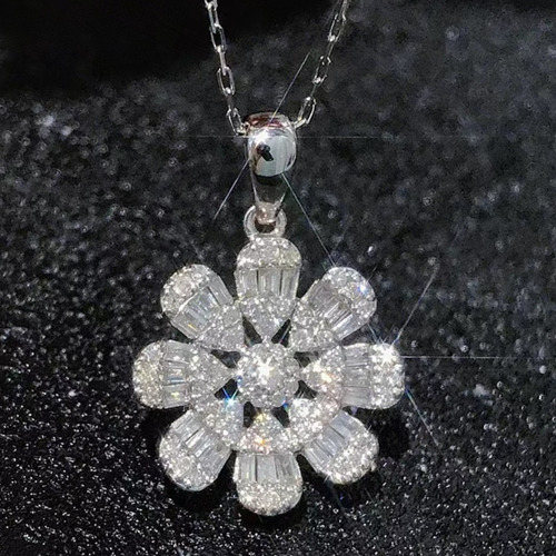 Colar Com Pingente De Flor De Oito Pétalas, Lindo Presente