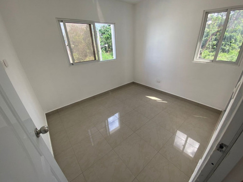 Apartamentos En Venta, Colinas Del Arroyo Ll. Listos