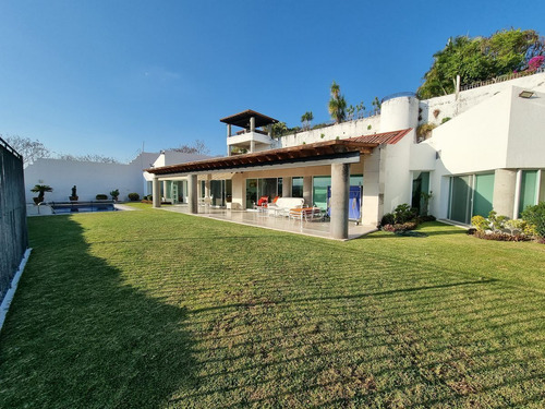 Hermosa Casa En Venta En Colinas De Santa Fe, Morelos