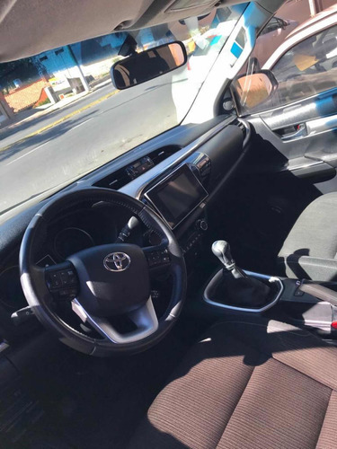 Toyota Hilux 2.8 Cd Srv 177cv 4x2 2017