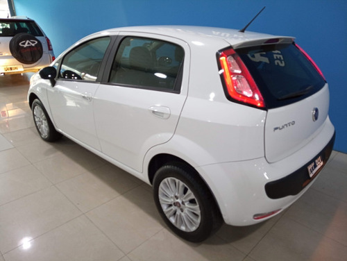Imagen 17 de 23 de Fiat Punto Attractive 2016 1.4