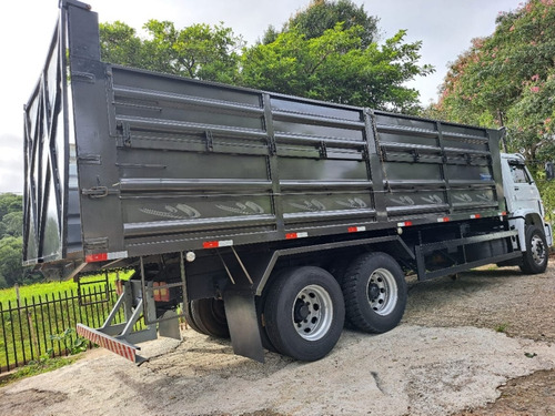 23-220 6x2 3-eixos Caçamba