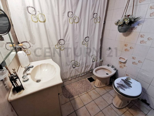 Imagen 6 de 17 de Casa De 3 Dormitorios En Venta En Ringuelet