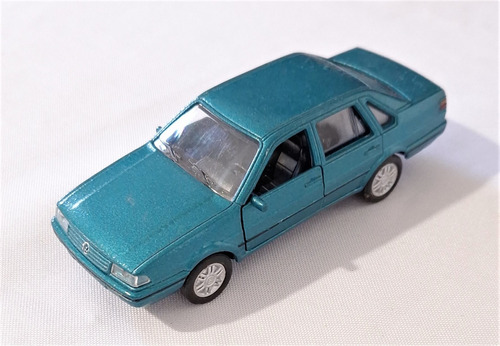 Miniatura Volkswagen Santana 1996 1/43