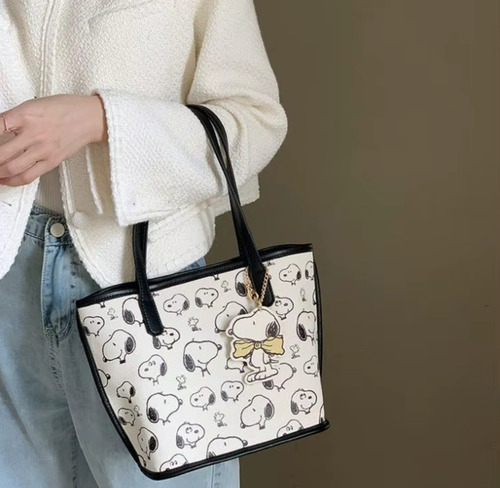 Kit De Bolsa De Mano + Crossbody + Llavero De Snoopy Snoopy Snoopy Acero Inoxidable Negro