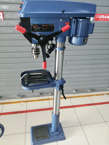 Taladro De Columna De 1.5 Hp Con Prensa