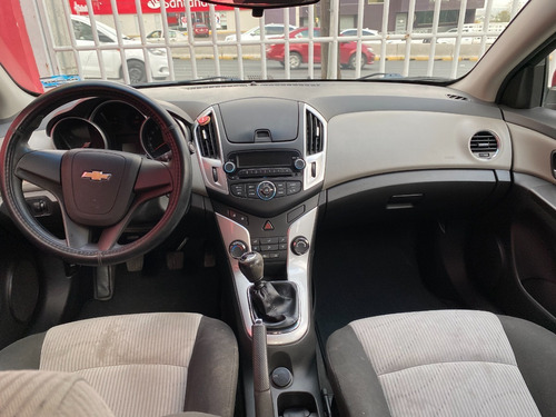 Imagen 13 de 14 de Chevrolet Cruze Ls 2014 Estandar