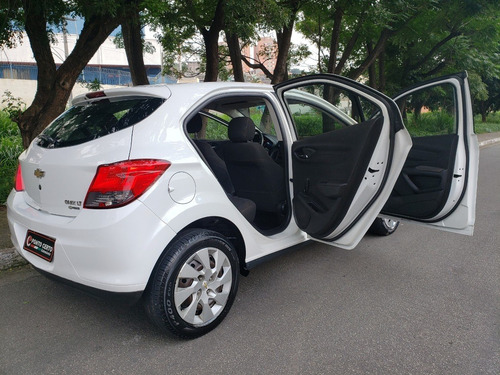 Imagem 9 de 15 de Chevrolet Onix Lt 1.4 Flex 2014