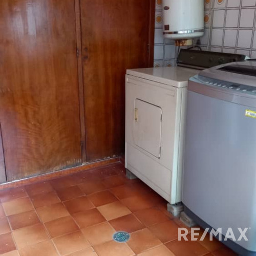 Imagen 5 de 12 de Casa En Venta Urbanización Guaicaipuro 0412-0161391