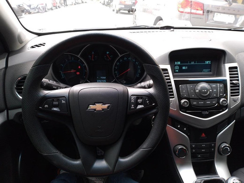Imagem 10 de 14 de Chevrolet Cruze Cruze Hb Sport Lt 1.8 16v Flexp. 5p Mec Fle