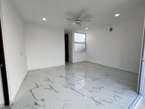 Casa En Venta Merida, Komchen En Privada, Entrega Inmediata.