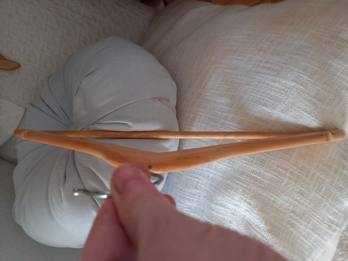 6 Perchas Madera Usadas C Fuelle P Colgar Vestidos. Pcio X 6 (Usado)