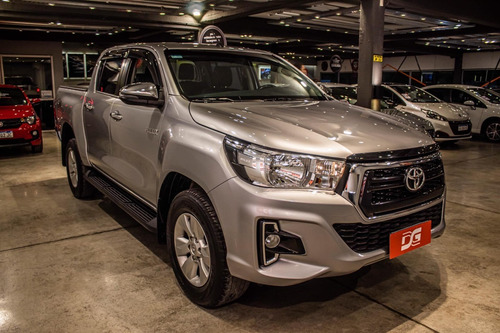 Imagen 6 de 22 de Toyota Hilux Srv 2.8 Tdi 4x2 53.000km 2019 Gris