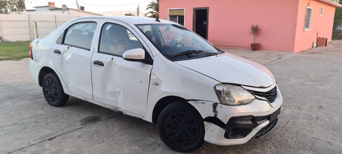 Toyota Etios Sedan Año 2018 Chocado Por Partes