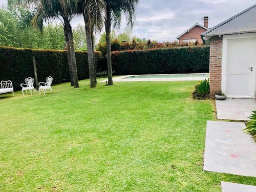 Venta De Excelente Casa En Lote Interno En Solares Del Talar