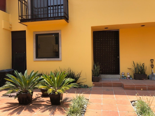 Imagen 3 de 22 de Casa En Venta En Exclusiva Cerrada