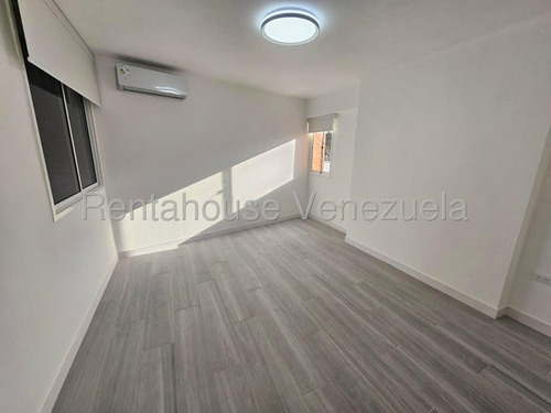 Lujoso Apartamento En Venta En La Boyera, 25-8525