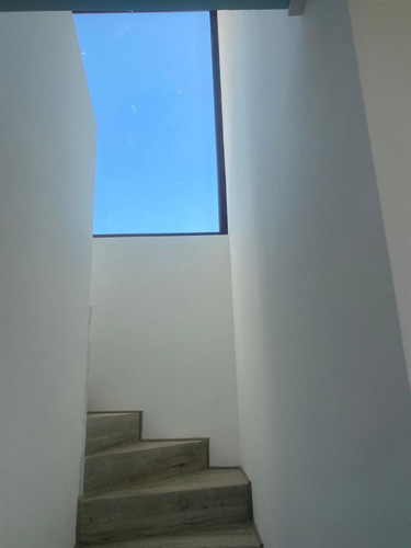 Casa En Venta De 4 Dorm. En Concón