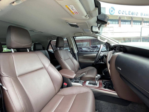 Imagem 7 de 8 de Toyota Hilux Sw4 4.0 Srx 4x4 7 Lugares V6 24v Gasolina 4p