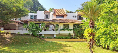 ¡una Joya Escondida!! Fabulosa Casa En Venta Prados Del Este