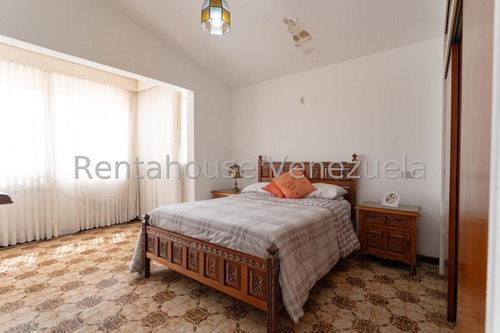 Casa Multinivel En Venta, Urb. Colinas De Bello Monte