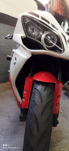 Imagen 6 de 12 de Yamaha R1 R1