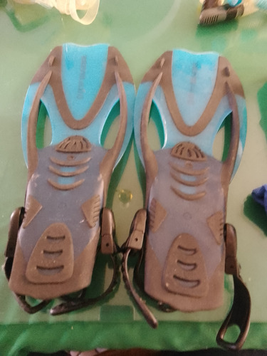Aletas Us Divers Talla 3 A 6 En Azul Eléctrico (Usado)