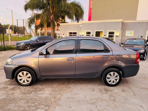 Toyota Etios 1.5 Sedan Xs
