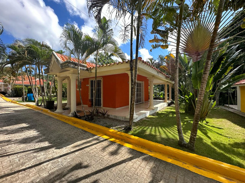 En Samaná, Republica Dominicana, Villas Listas Para Mudarse, Dos Habitaciones Con Sus Baños, ¡sala, Comedor, Cocina, Terraza Techada Y Patio En El Residencial Bahía De Los Dioses!