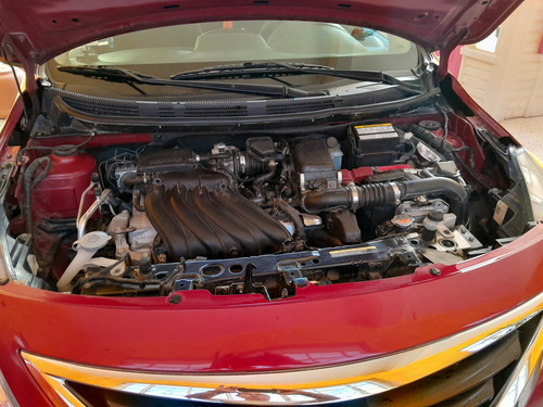 Nissan Versa 1.6 Advance At